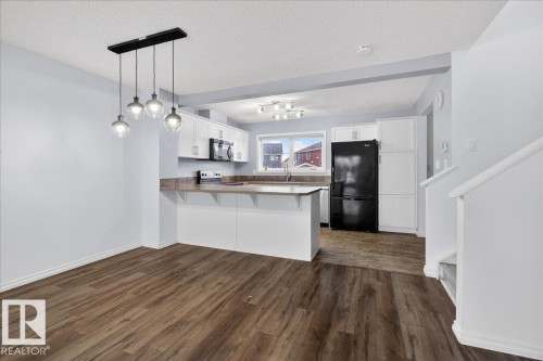 279 Southfork Drive, Leduc, AB - Indoor Photo Showing Kitchen