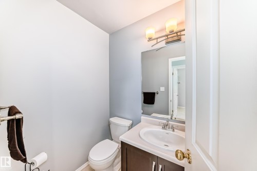 12924 157 Avenue, Edmonton, AB - Indoor Photo Showing Bathroom