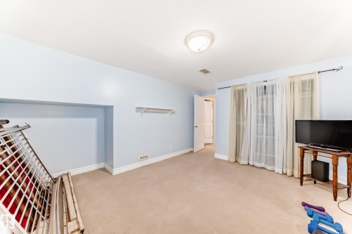 12924 157 Avenue, Edmonton, AB - Indoor Photo Showing Other Room