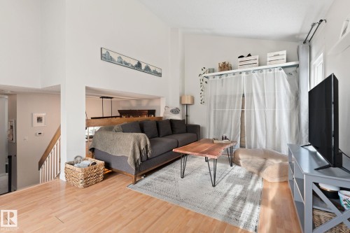 6063 35A Avenue, Edmonton, AB - Indoor Photo Showing Other Room