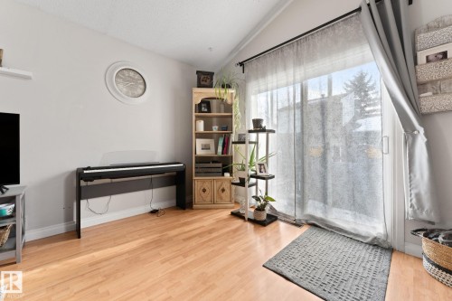 6063 35A Avenue, Edmonton, AB - Indoor