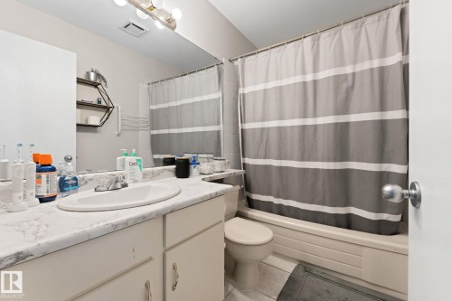 6063 35A Avenue, Edmonton, AB - Indoor Photo Showing Bathroom