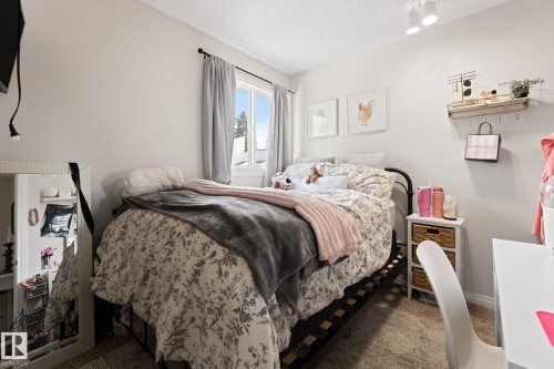 6063 35A Avenue, Edmonton, AB - Indoor Photo Showing Bedroom