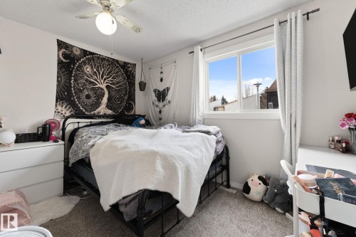 6063 35A Avenue, Edmonton, AB - Indoor Photo Showing Bedroom