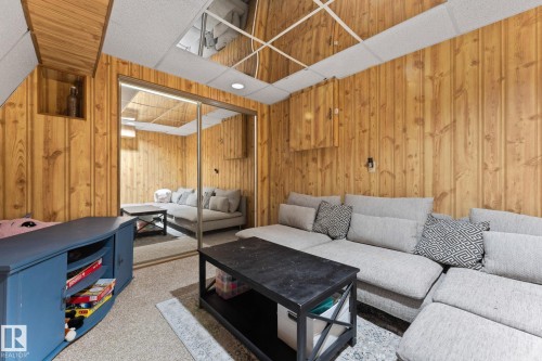 6063 35A Avenue, Edmonton, AB - Indoor Photo Showing Living Room