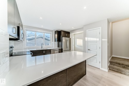 5025 Kinney Link Link, Edmonton, AB - Indoor Photo Showing Kitchen With Upgraded Kitchen
