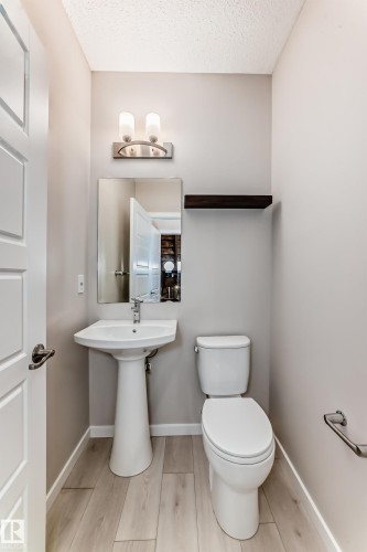 5025 Kinney Link Link, Edmonton, AB - Indoor Photo Showing Bathroom