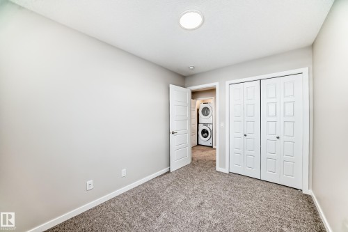 5025 Kinney Link Link, Edmonton, AB - Indoor