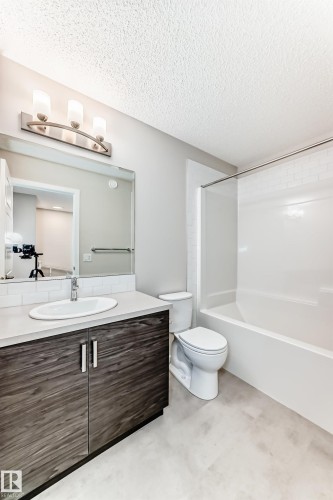 5025 Kinney Link Link, Edmonton, AB - Indoor Photo Showing Bathroom