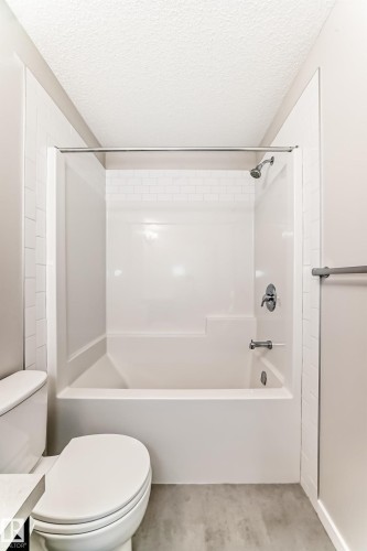 5025 Kinney Link Link, Edmonton, AB - Indoor Photo Showing Bathroom