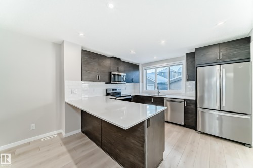 5025 Kinney Link Link, Edmonton, AB - Indoor Photo Showing Kitchen With Stainless Steel Kitchen With Upgraded Kitchen