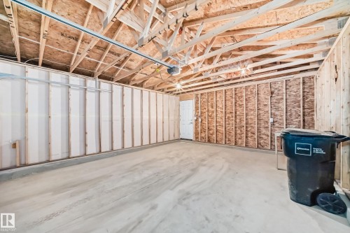 5025 Kinney Link Link, Edmonton, AB - Indoor