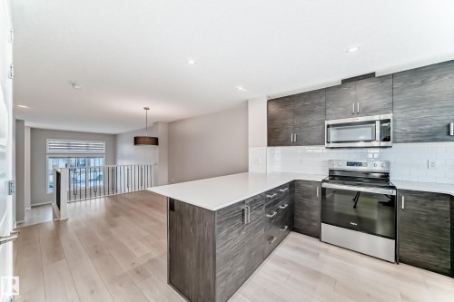 5025 Kinney Link Link, Edmonton, AB - Indoor Photo Showing Kitchen With Stainless Steel Kitchen