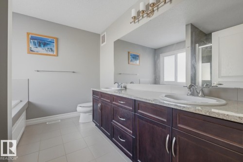 12244 167B Avenue, Edmonton, AB - Indoor Photo Showing Bathroom