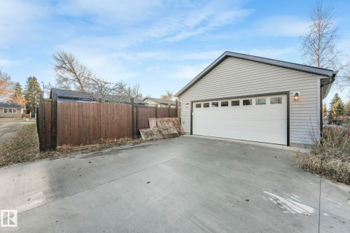 5924 152A Avenue, Edmonton, AB 