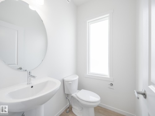 17311 6 Street, Edmonton, AB - Indoor Photo Showing Bathroom