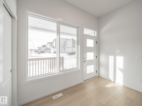 17311 6 Street, Edmonton, AB - Indoor Photo Showing Other Room