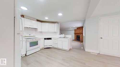 1415 49A Street, Edmonton, AB - Indoor Photo Showing Kitchen