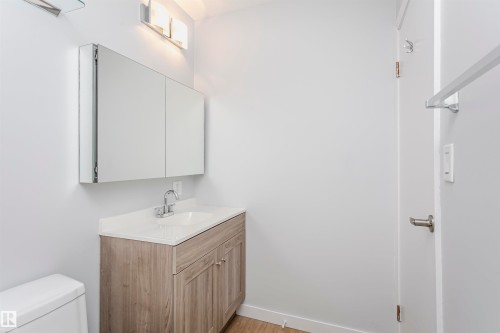 1004 11307 99 Avenue, Edmonton, AB - Indoor Photo Showing Bathroom