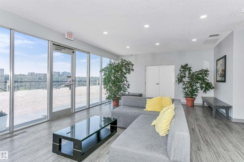 1004 11307 99 Avenue, Edmonton, AB - Indoor