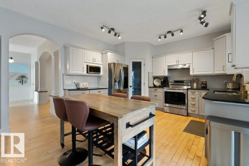 22 Otter Crescent, St. Albert, AB - Indoor Photo Showing Kitchen With Stainless Steel Kitchen
