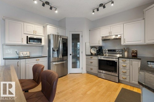 22 Otter Crescent, St. Albert, AB - Indoor Photo Showing Kitchen With Stainless Steel Kitchen