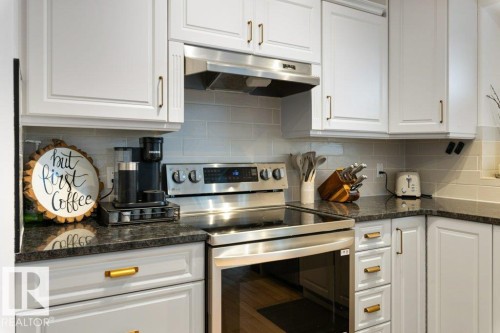 22 Otter Crescent, St. Albert, AB - Indoor Photo Showing Kitchen With Upgraded Kitchen