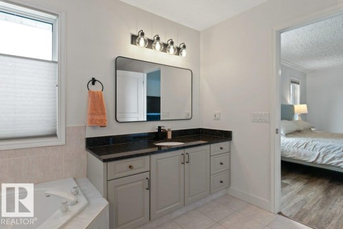 22 Otter Crescent, St. Albert, AB - Indoor Photo Showing Bathroom