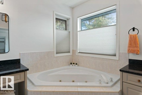 22 Otter Crescent, St. Albert, AB - Indoor Photo Showing Bathroom
