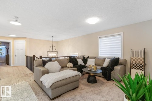 3693 Claxton Place, Edmonton, AB - Indoor Photo Showing Living Room