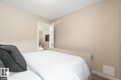 3693 Claxton Place, Edmonton, AB - Indoor Photo Showing Bedroom