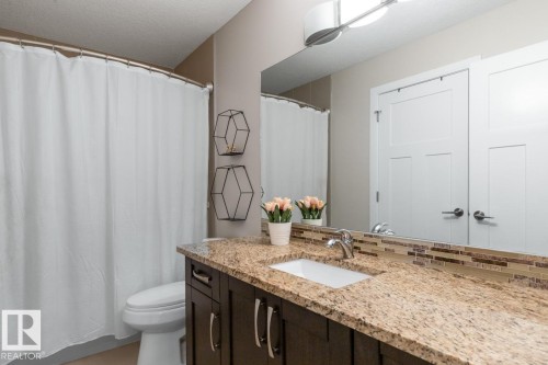 3693 Claxton Place, Edmonton, AB - Indoor Photo Showing Bathroom