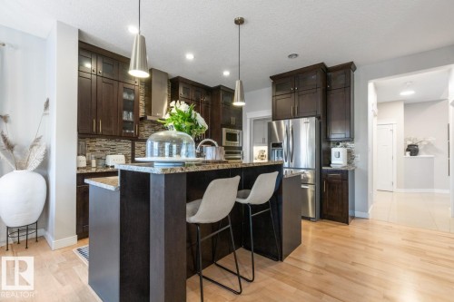 3693 Claxton Place, Edmonton, AB - Indoor Photo Showing Kitchen With Upgraded Kitchen