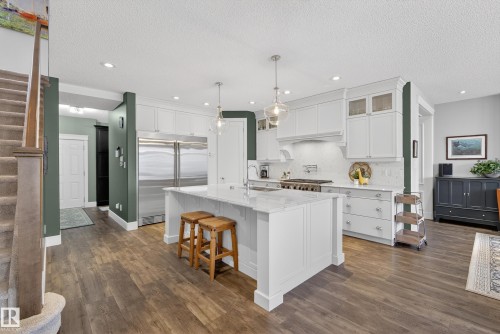 3687 Westcliff Way, Edmonton, AB - Indoor Photo Showing Kitchen With Upgraded Kitchen