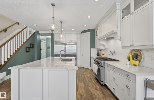 3687 Westcliff Way, Edmonton, AB - Indoor Photo Showing Kitchen With Double Sink With Upgraded Kitchen