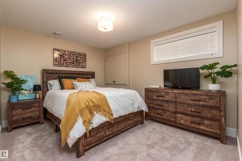 3687 Westcliff Way, Edmonton, AB - Indoor Photo Showing Bedroom