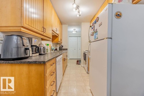 509 10145 109 Street, Edmonton, AB - Indoor Photo Showing Kitchen