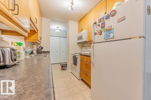 509 10145 109 Street, Edmonton, AB - Indoor Photo Showing Kitchen