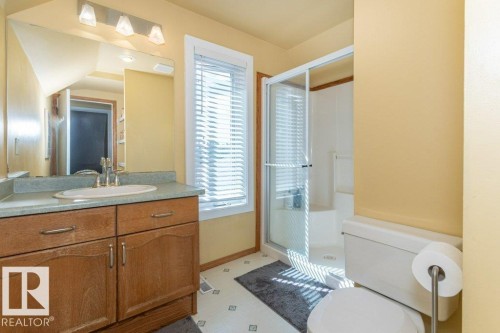 13539 110A Avenue, Edmonton, AB - Indoor Photo Showing Bathroom