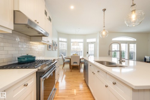 2532 Bell Court, Edmonton, AB - Indoor Photo Showing Kitchen With Double Sink With Upgraded Kitchen