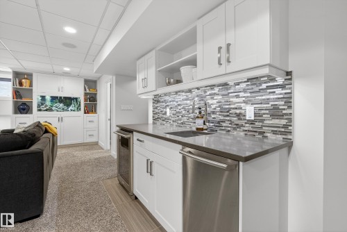 11709 13A Avenue, Edmonton, AB - Indoor Photo Showing Kitchen With Upgraded Kitchen
