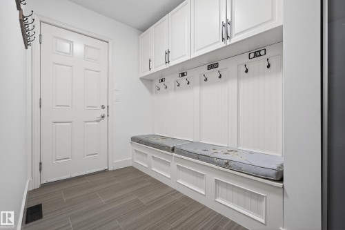 11709 13A Avenue, Edmonton, AB - Indoor