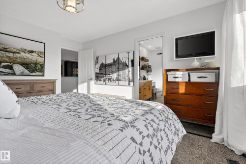11709 13A Avenue, Edmonton, AB - Indoor Photo Showing Bedroom