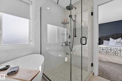 11709 13A Avenue, Edmonton, AB - Indoor Photo Showing Bathroom