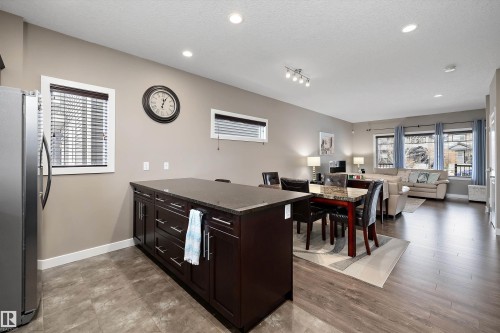 1074 Watt Promenade, Edmonton, AB - Indoor Photo Showing Dining Room