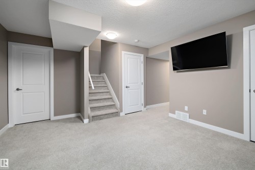 1074 Watt Promenade, Edmonton, AB - Indoor Photo Showing Other Room