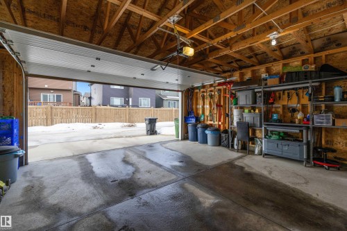 1074 Watt Promenade, Edmonton, AB - Indoor Photo Showing Garage