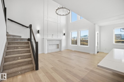 68 Hemingway Crescent, Spruce Grove, AB - Indoor Photo Showing Other Room