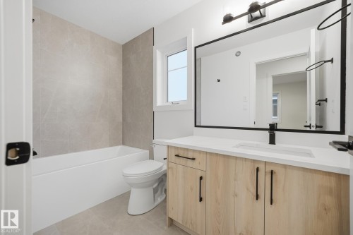 68 Hemingway Crescent, Spruce Grove, AB - Indoor Photo Showing Bathroom