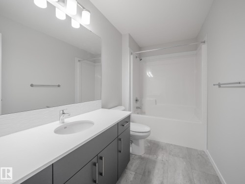 17527 7 Street, Edmonton, AB - Indoor Photo Showing Bathroom